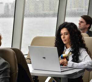 Commuter on laptop (2)